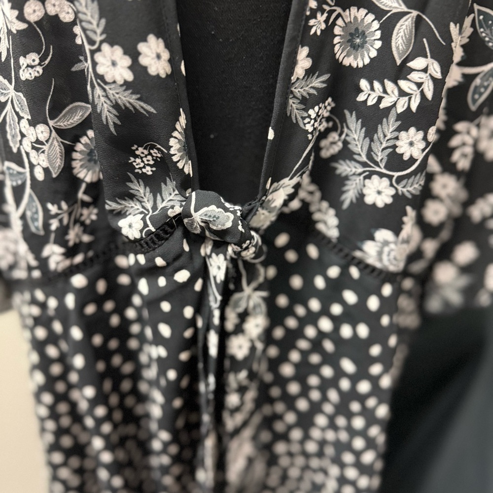 Cato 22/24W Black White Floral Dot Kimono Cardigan Tie Front Plus Size - Picture 2 of 9